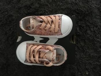 Glitter pink converse