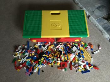 Lego ( vintage ) table with Lego bricks