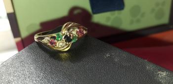 9ct gold ring with multiple stones