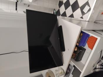 Bush ELED24HDSDVDB - 24" - LED HD Ready (Smart TV)