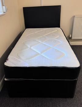 Single pinemaster mattress with divan base and Hb