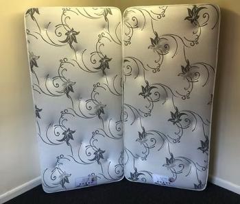 LYON ORTHOPAEDIC MATTRESS WITH MEMORY FOAM SUPER KING SIZE