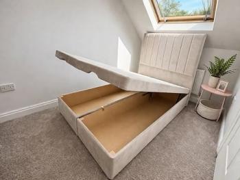 DOUBLE - DIVAN OTTOMAN WITH FLOOR STANDING HEADBOARD