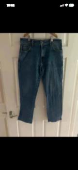 Mens Wrangler blue denim jeans waist 34 leg 32 regular fit